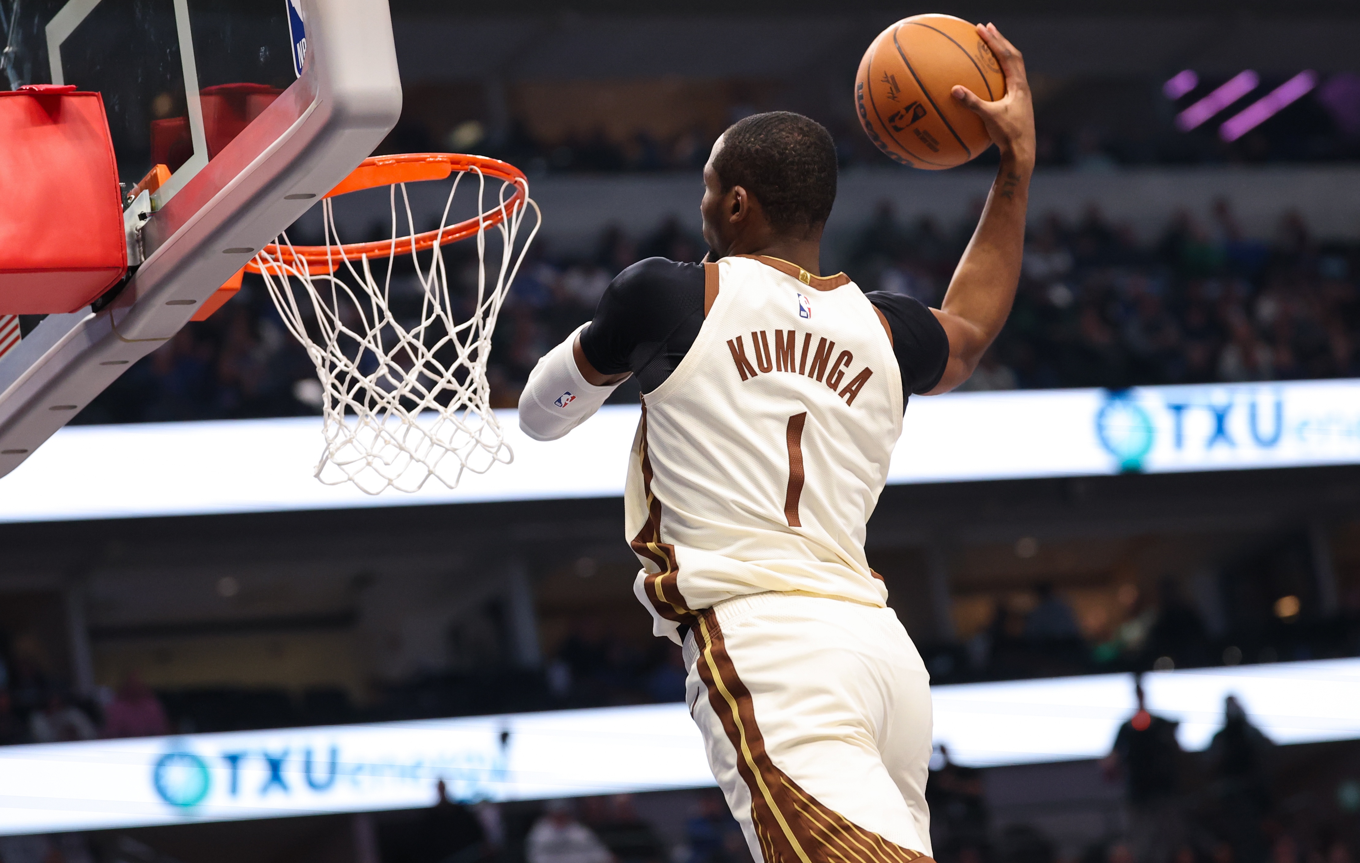 开云体育娱乐app安全-雪上加霜！明日勇士客战森林狼 库明加因左膝盖酸痛缺席比赛