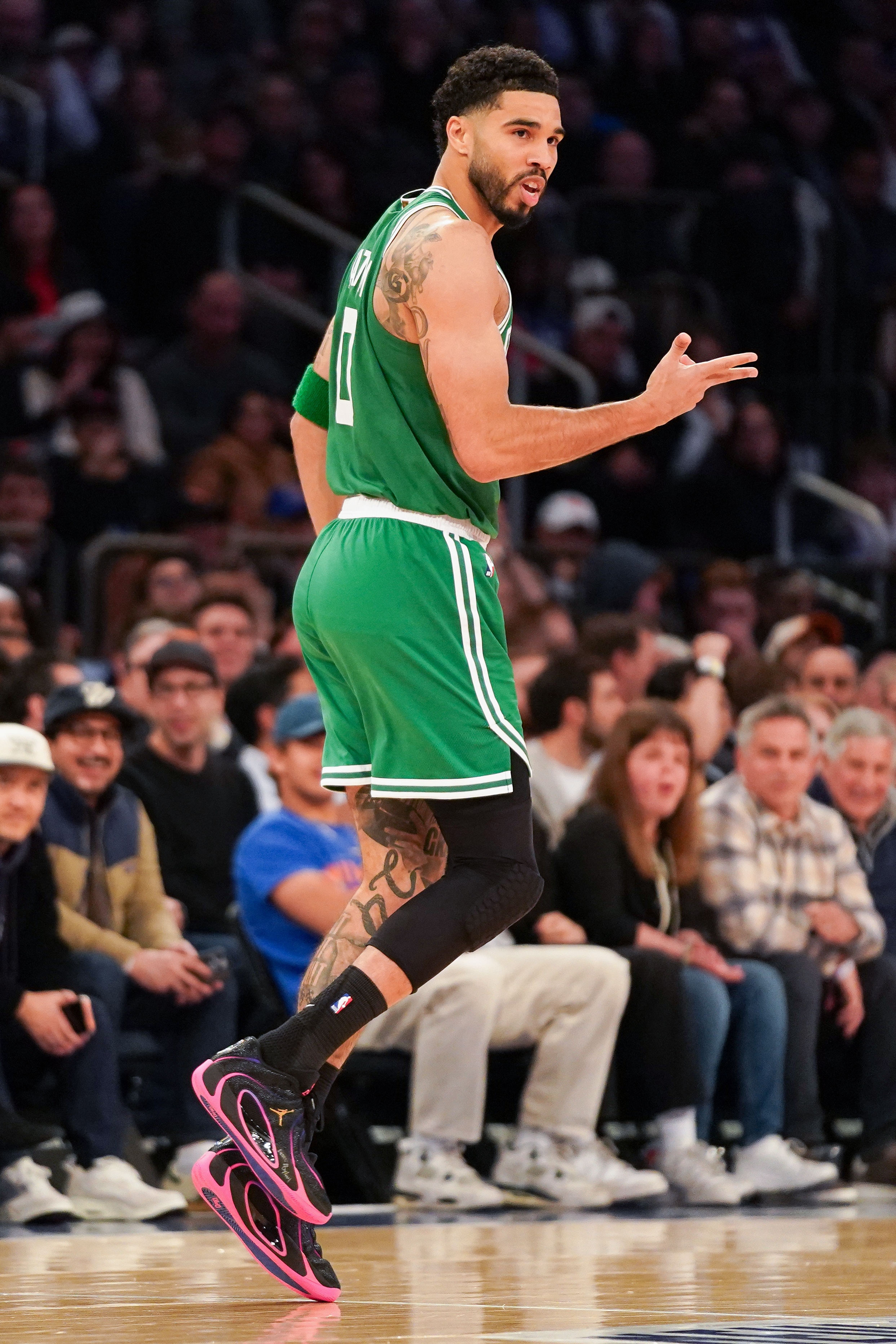 Kysports-记者：希望塔图姆能对自己更宽容一些 一步一步慢慢来